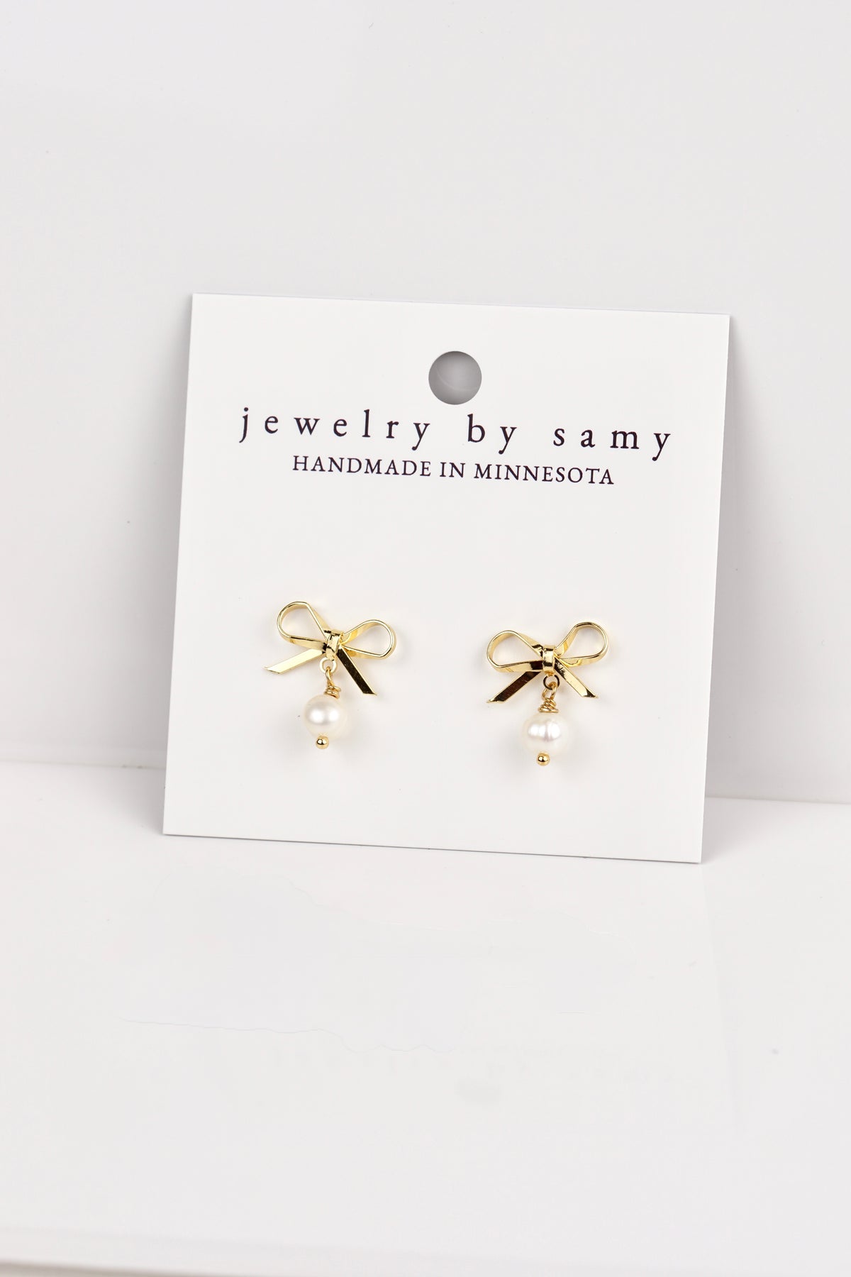 Bow Pearl Stud Earrings
